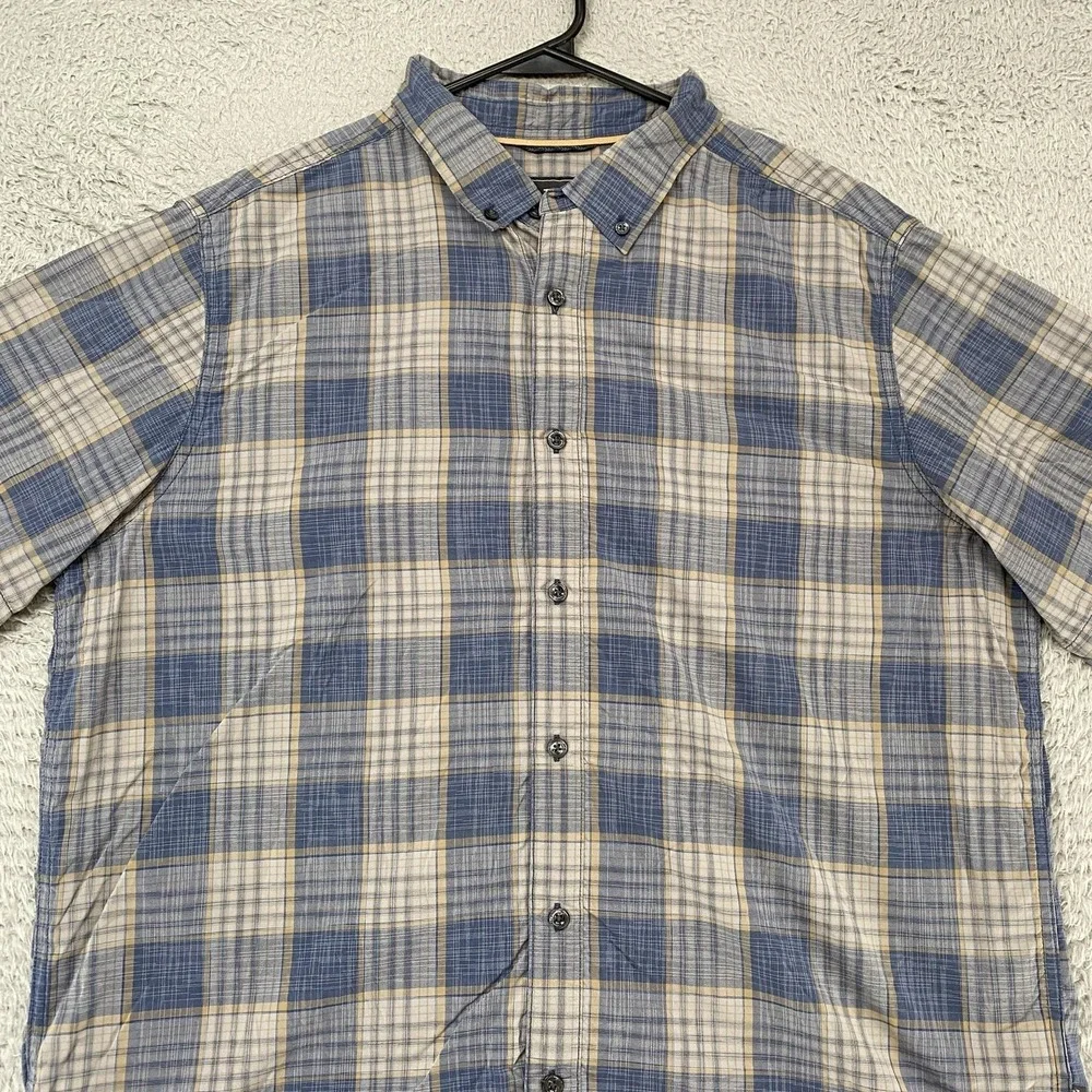 The North Face Plaid Shirt Mens XL Hiking Lightweight Short Sleeve Button Up